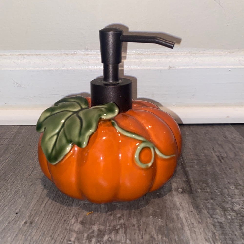 Pumpkin soap dispenser